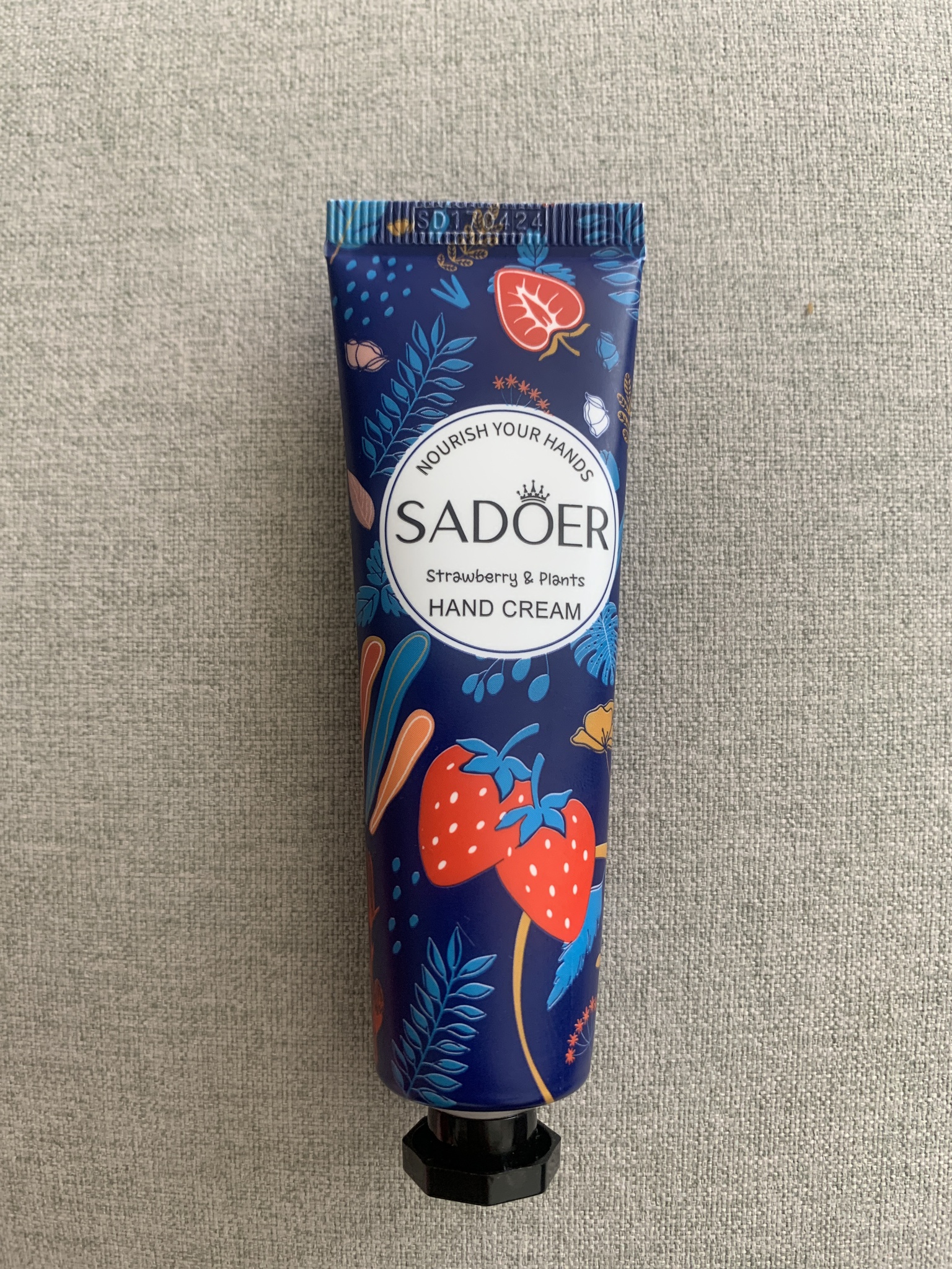 Sadoer Strawberry & Plants Hand Cream