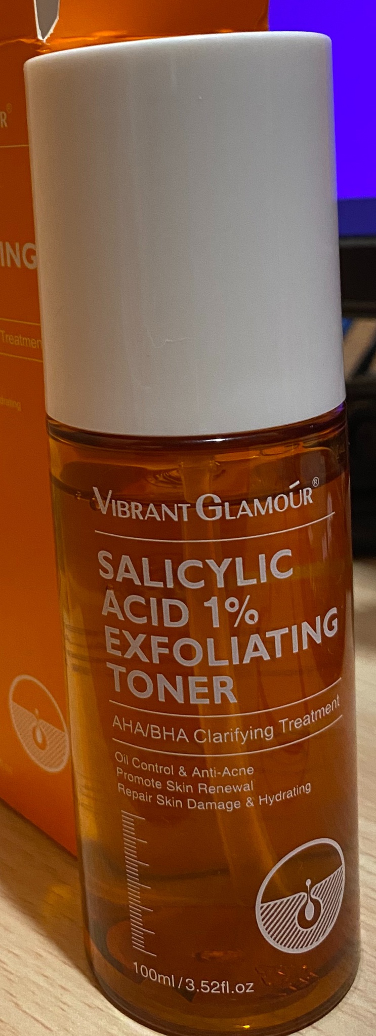 VIBRANT GLAMOUR Salicylic Acid 1% Exfoliating Toner