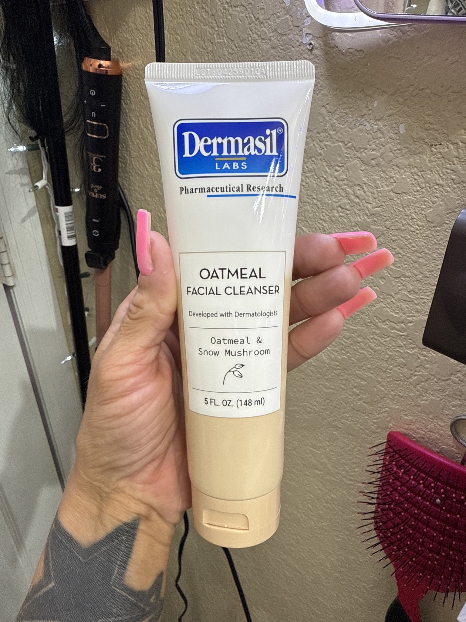 Dermasil Lab Oatmeal Facial Cleanser