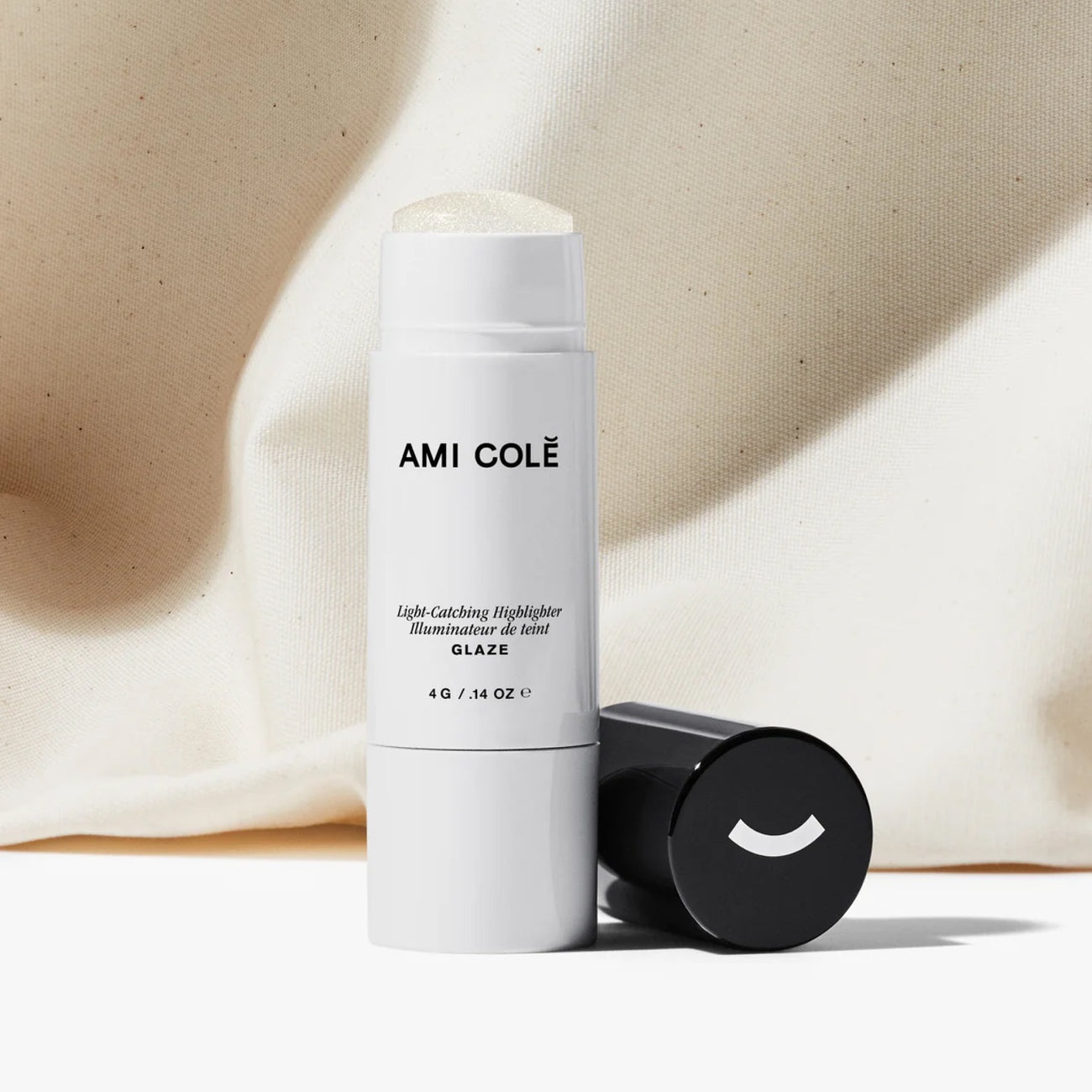 Ami Colē Light-catching Highlighter
