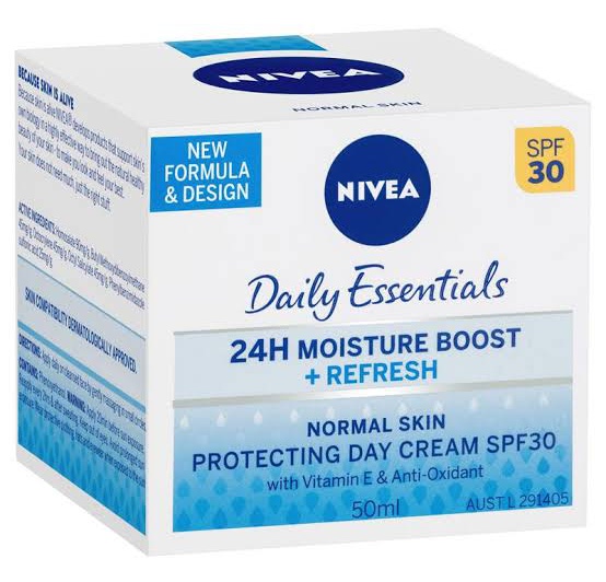 Nivea Daily Essentials Light Moisturising Day Cream Spf30