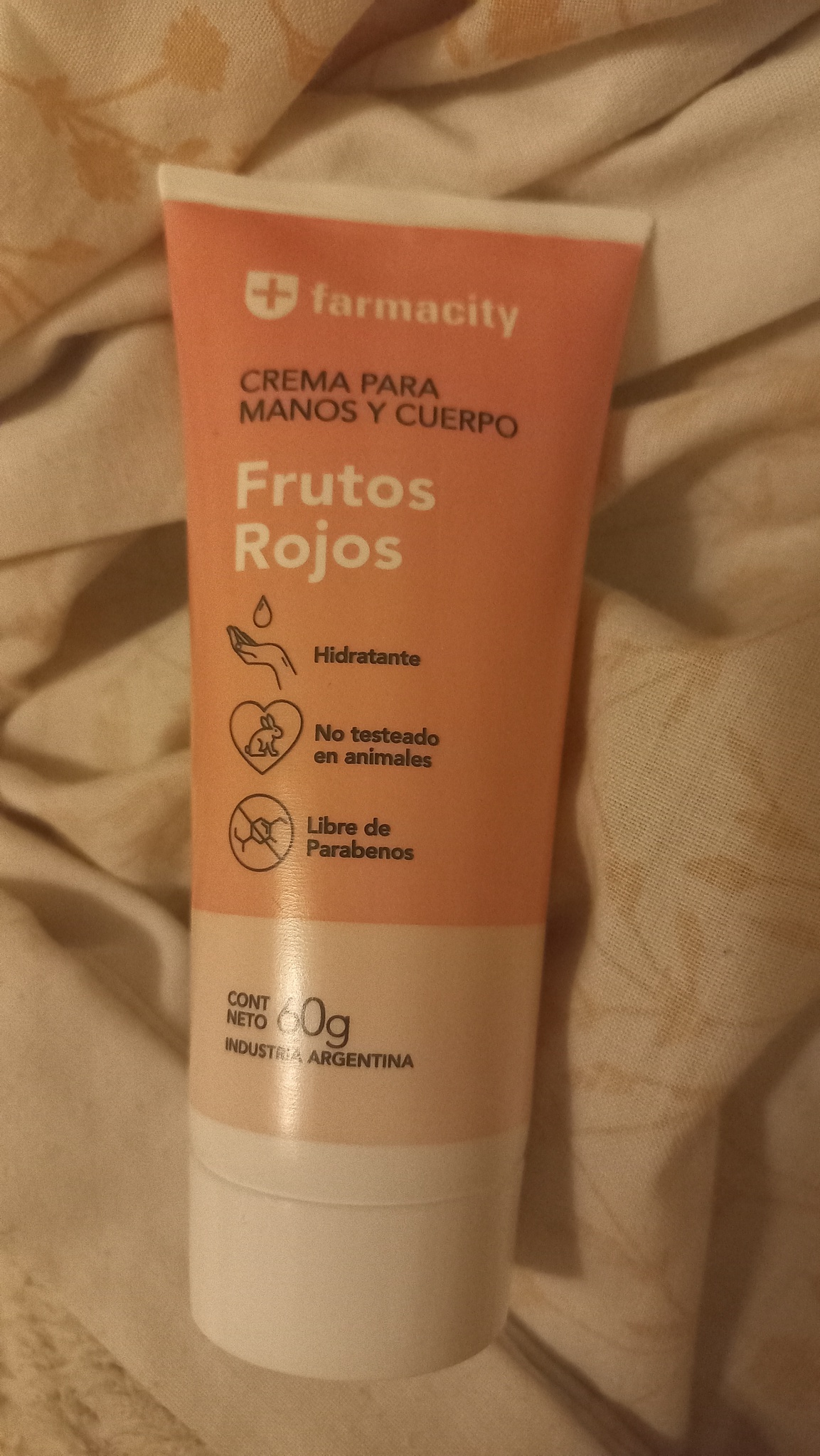 Farmacity Crema Para Manos Y Cuerpo. Frutos Rojos