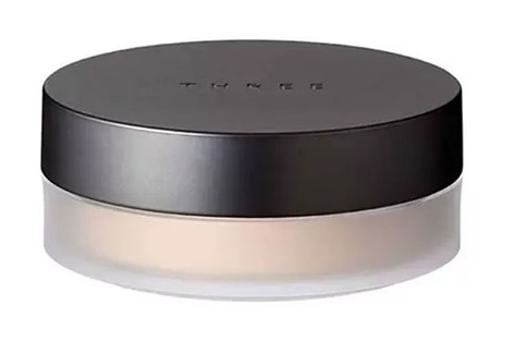 THREE Ultimate Diaphanous Loose Powder