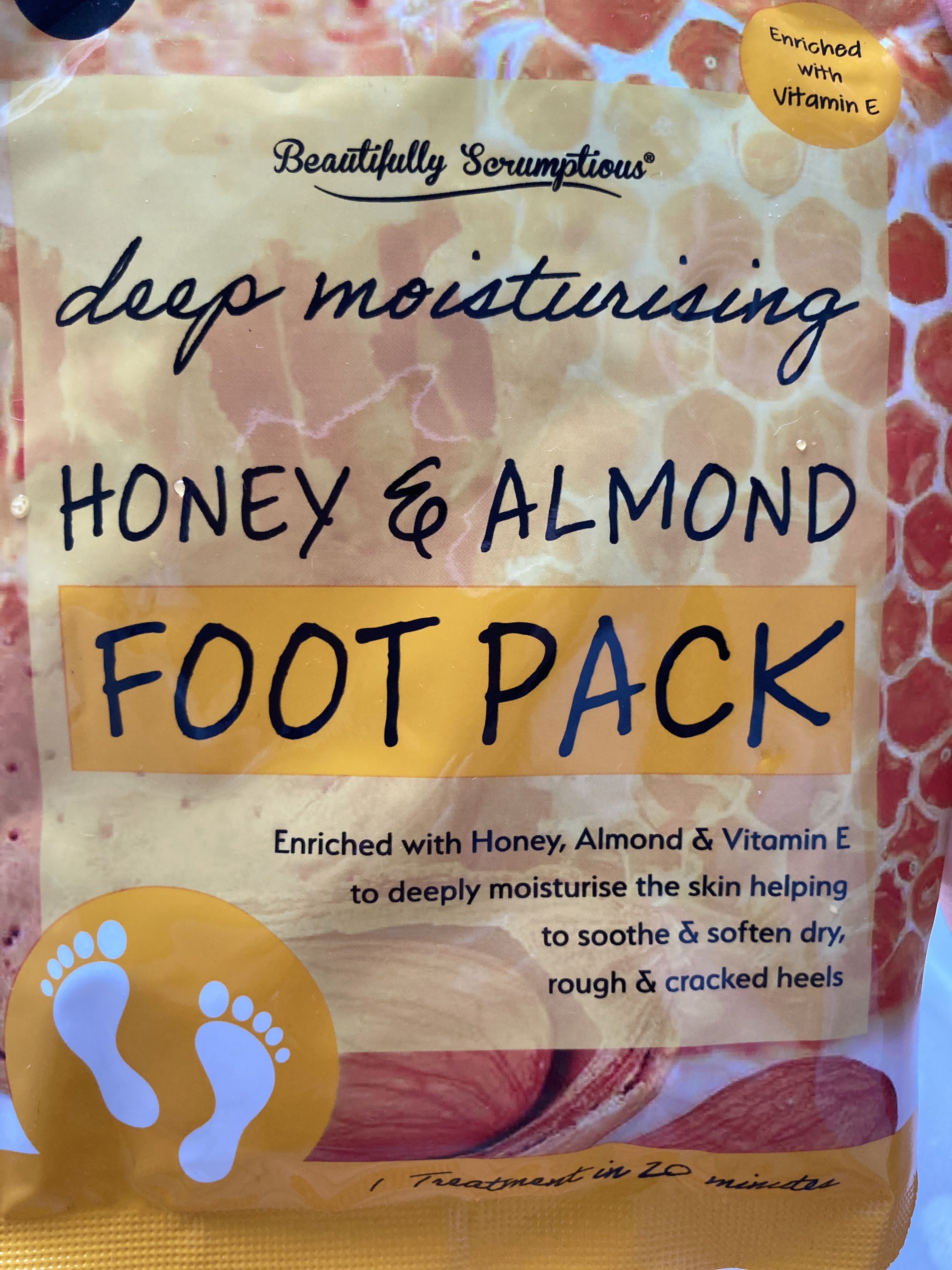 Beautifully Scrumptious Deep Moisturising Honey And Almond Foot Pack