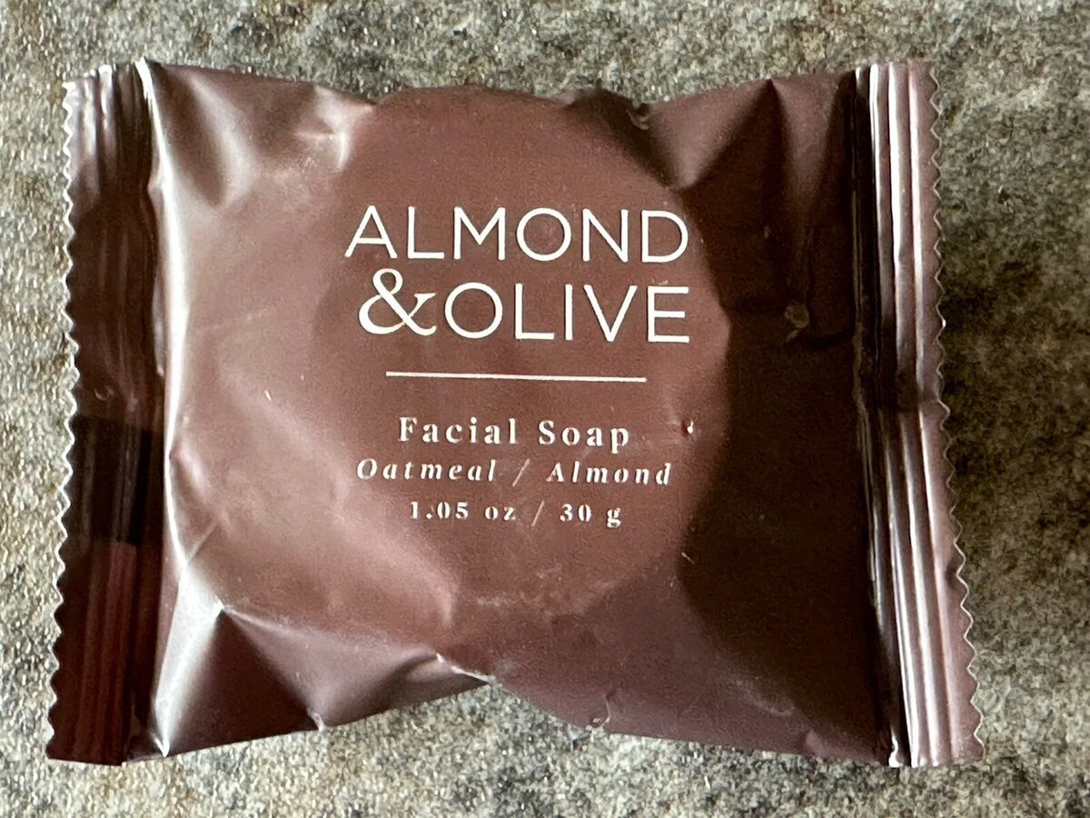 Almond & Olive Facial Soap Oatmeal/ Almond