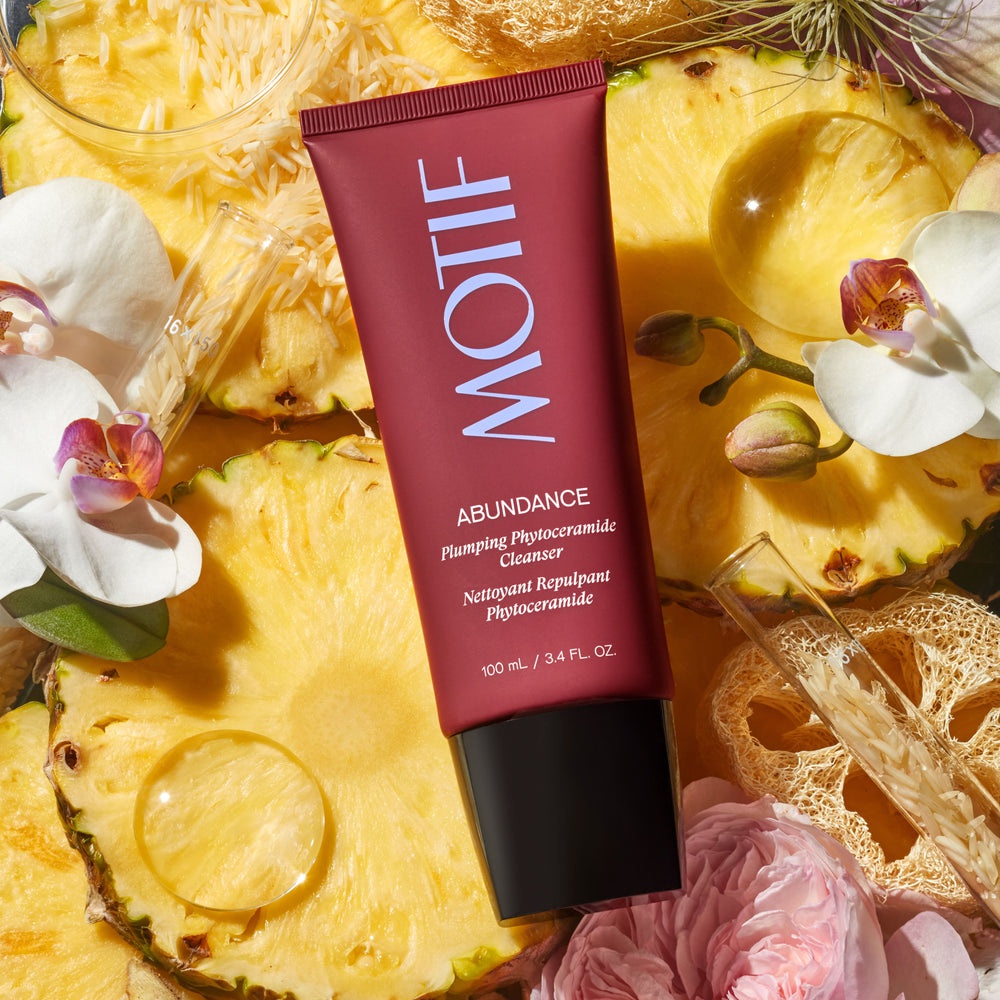 Motif Abundance Plumping Phytoceramide Cleanser