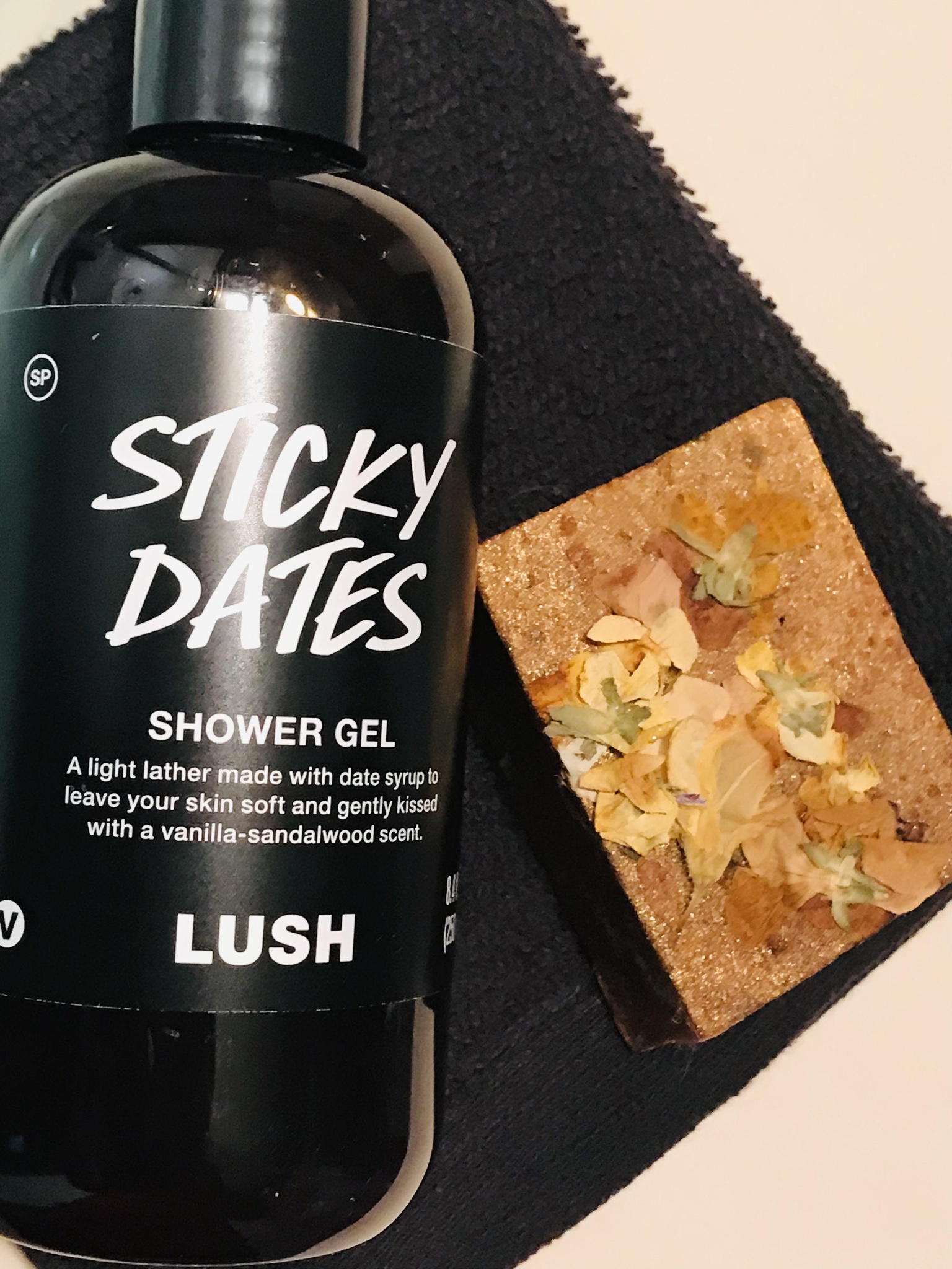 Lush Cosmetics Sticky Dates Shower Gel