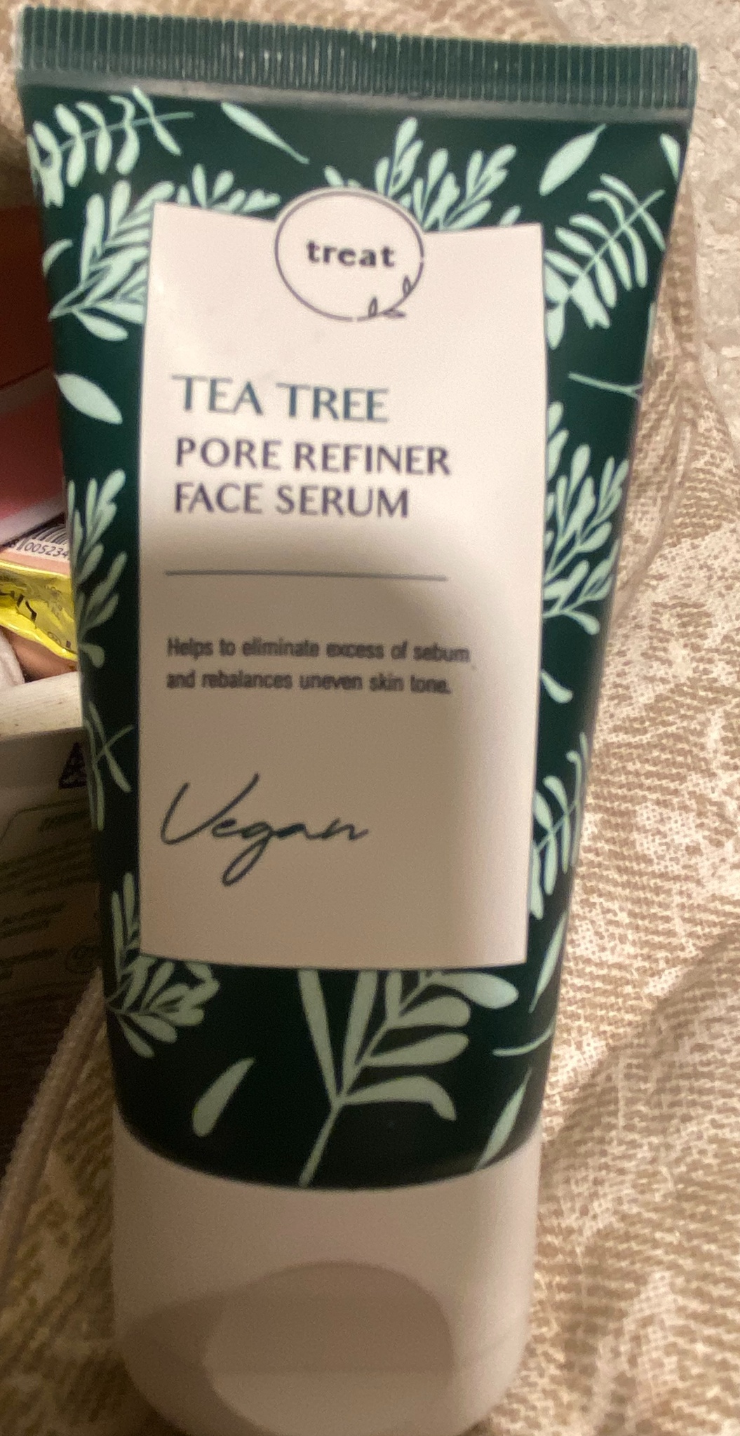 Treat Tea Tree Pore Refiner Face Serum