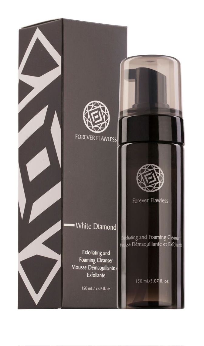 Forever Flawless Diamond Infused Exfoliating & Foaming Cleanser