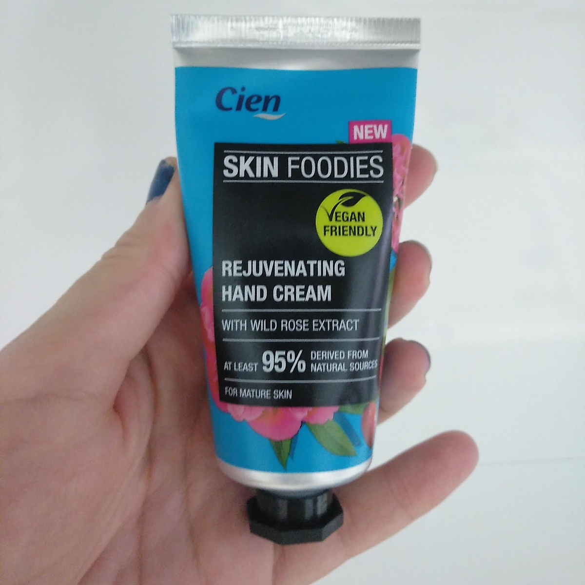 Cien Skin Foodies Rejuvenating Hand Cream With Wild Rose Extract