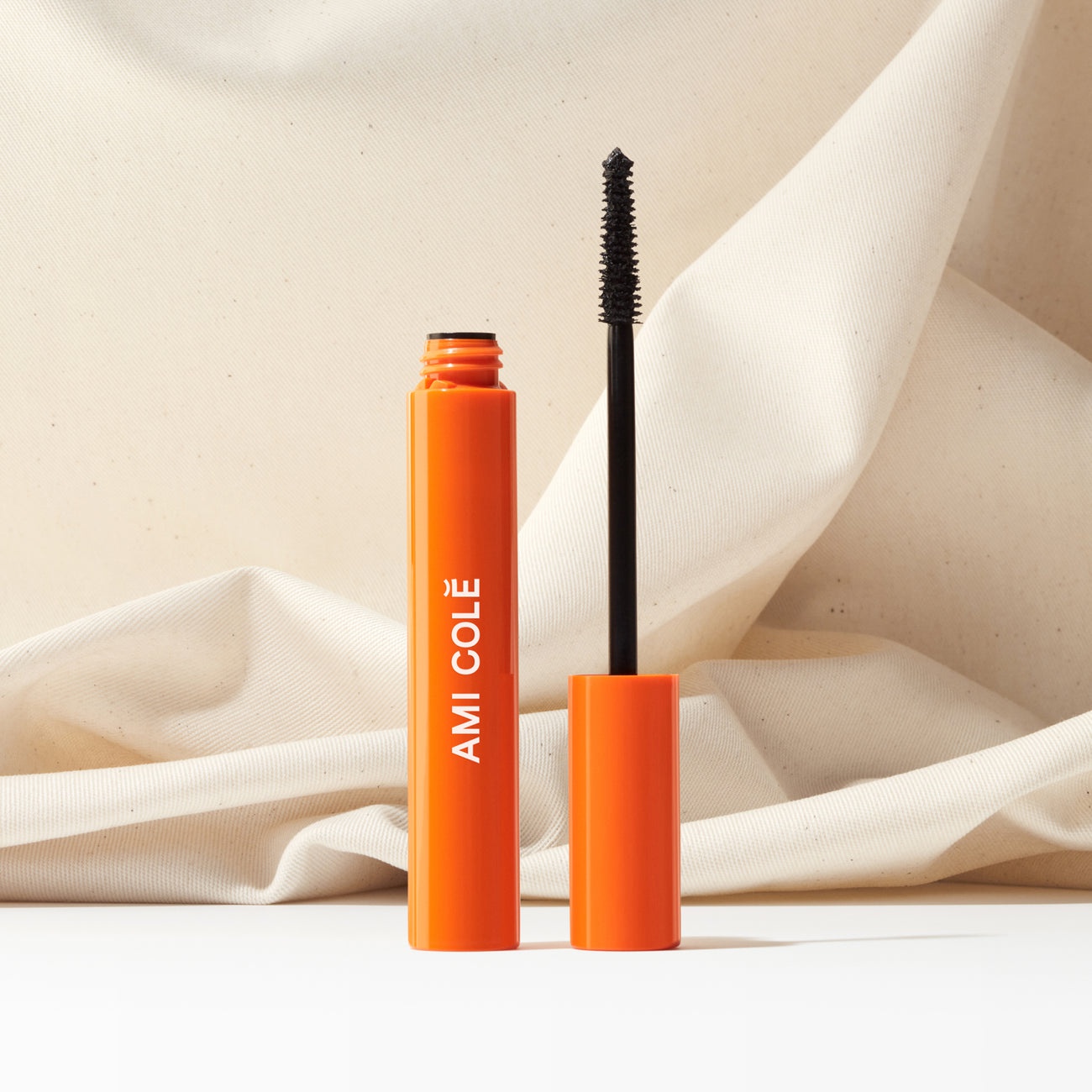 Ami Colē Lash-amplifying Mascara