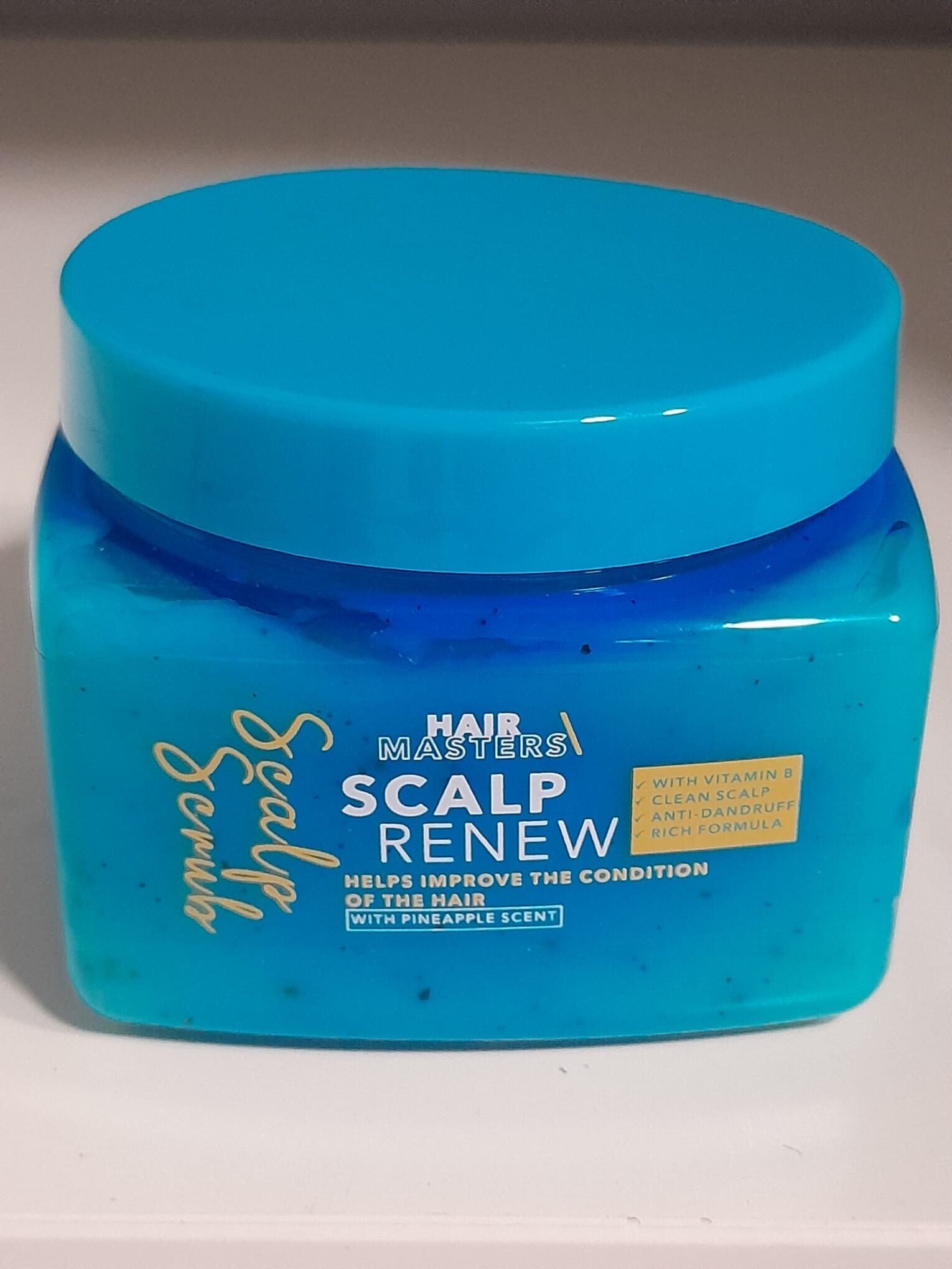 Hair masters Scalp Scrub Anti Dandruff With Pineapple Scent And Vitamin B