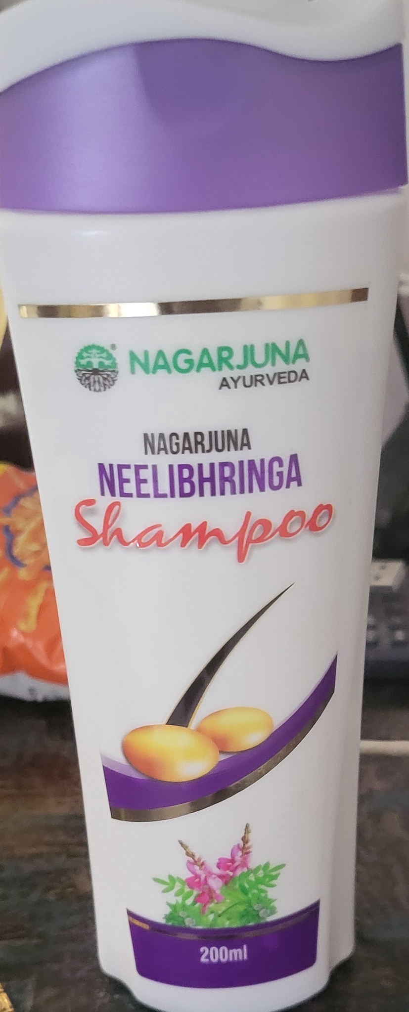 Nagarjuna Neelibhringa Shampoo